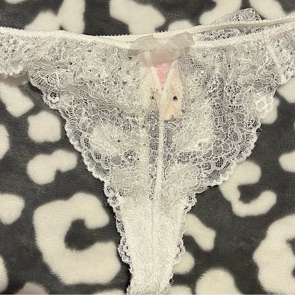 Victoria’s Secret Dream Angels low rise V-string panties